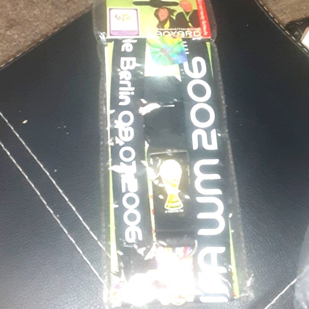 OFFICAL LICENSED PRODUCT LANYARD FIFA WORLD CUP 2006 NEW IN PACKAGE
